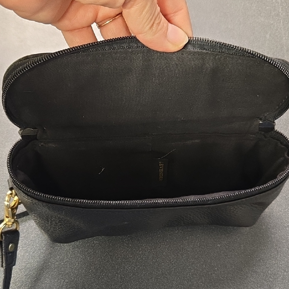 Levenger Black Leather Crossbody Bag with Optional Belt Bag Loops - Picture 3 of 11